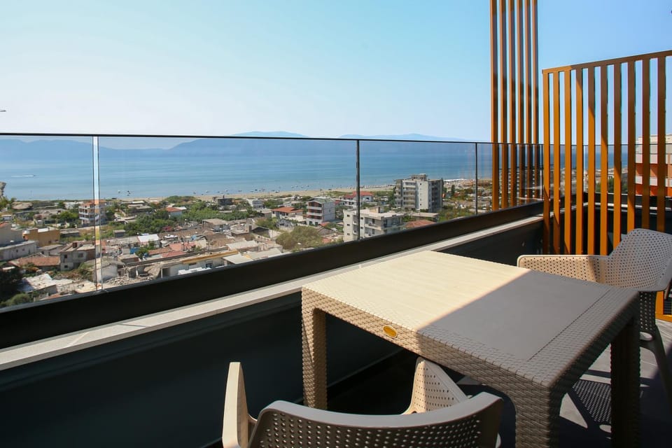 Patio, Day, Natural landscape, View (from property/room), Balcony/Terrace, Living room, Seating area, Dining area, City view, Sea view