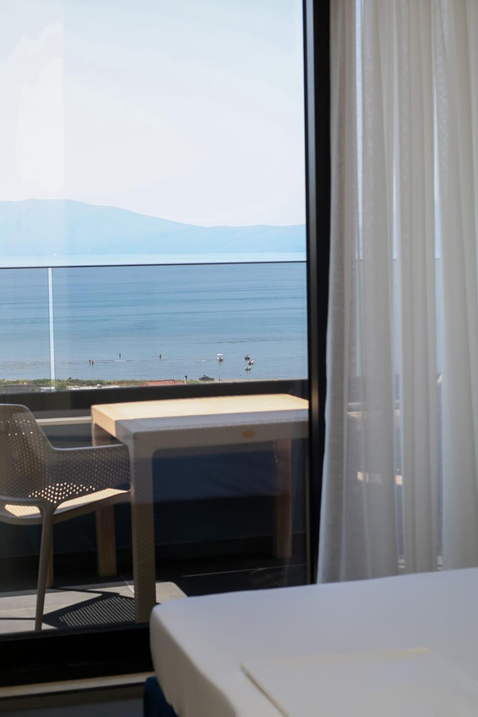 Bed, Natural landscape, Living room, Photo of the whole room, Seating area, Bedroom, Sea view