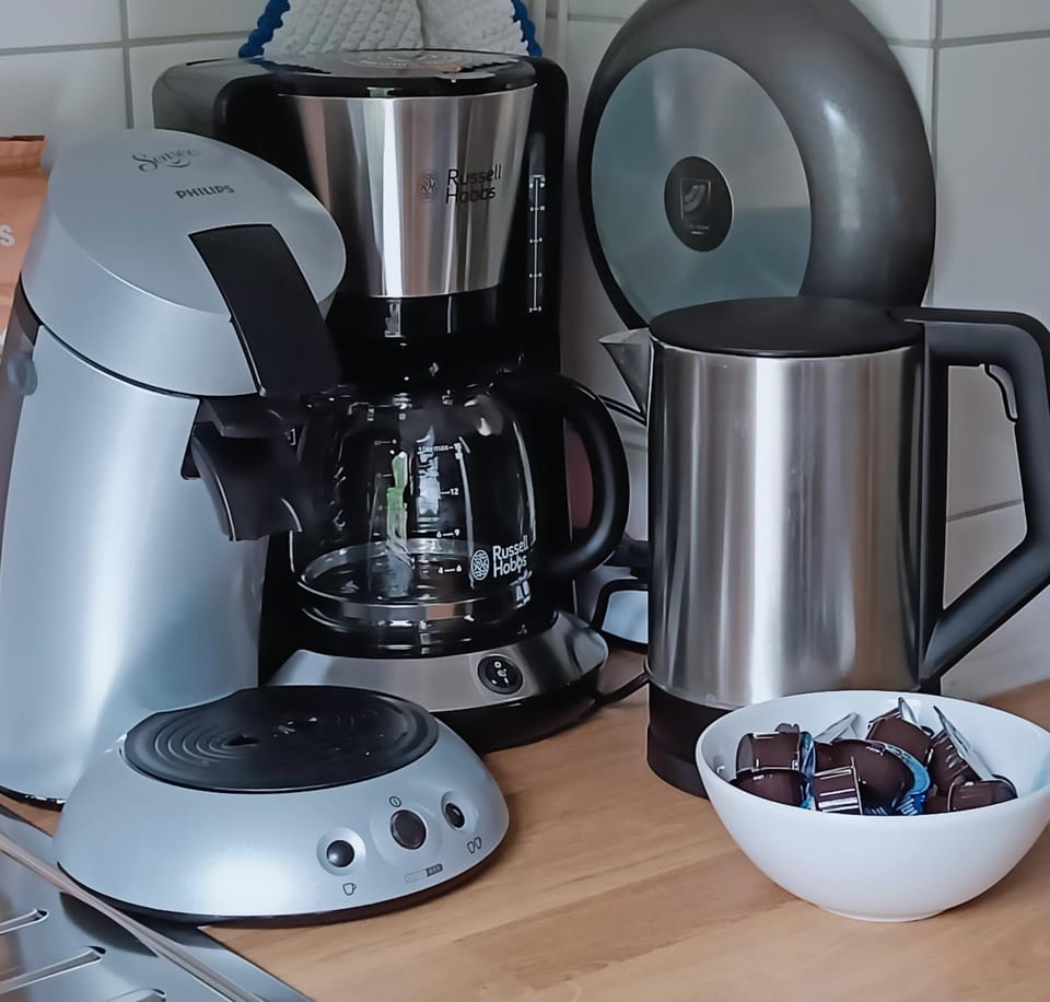 Coffee/tea facilities, Breakfast