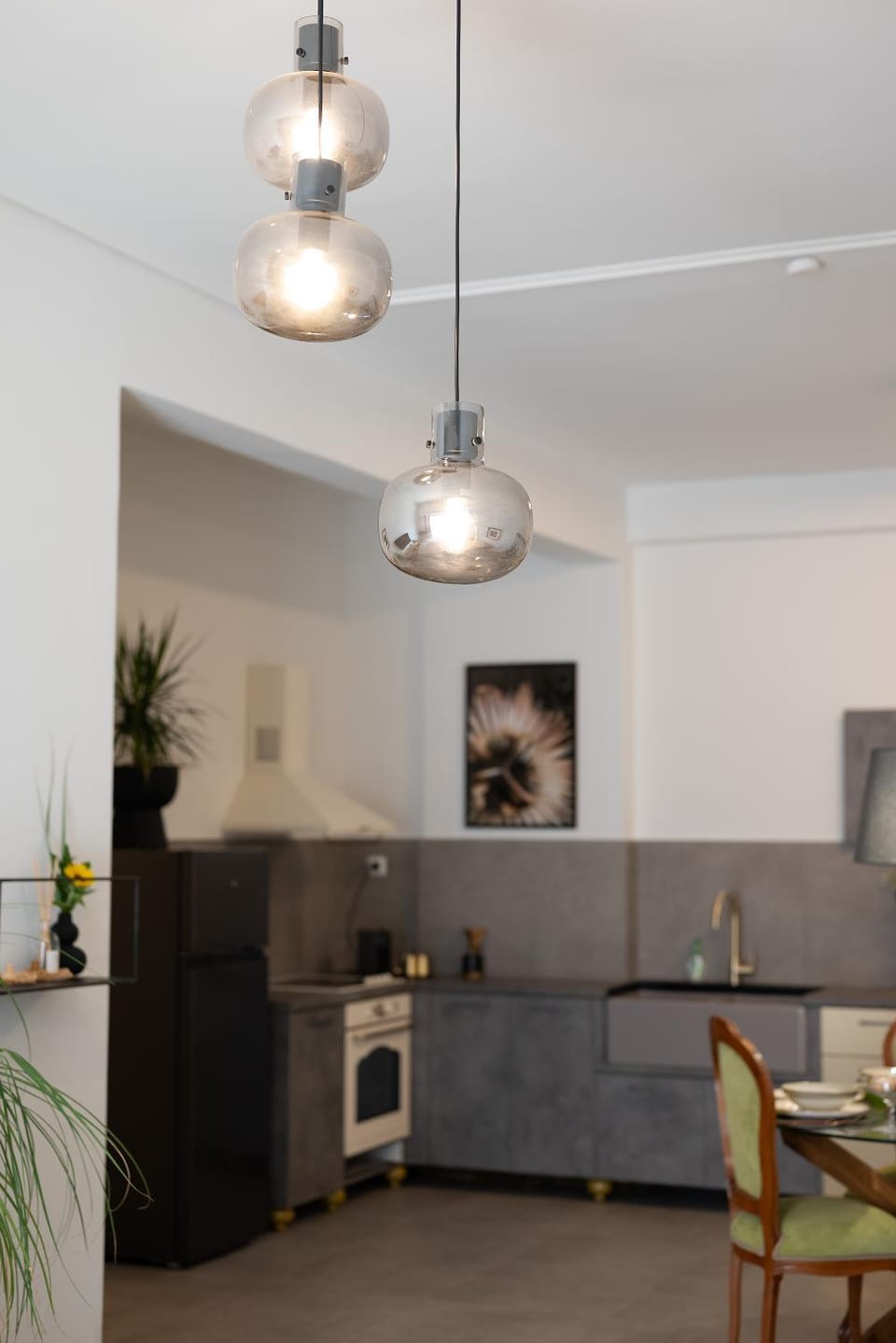 Seating area, kitchen