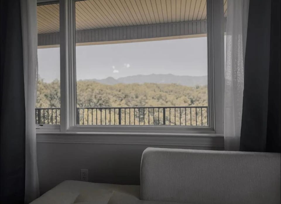 Modern Condo in the Smokies Apartment hotel in Gatlinburg