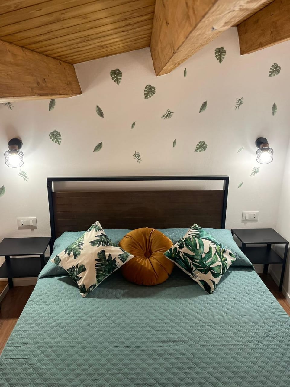 Bedroom, bunk bed