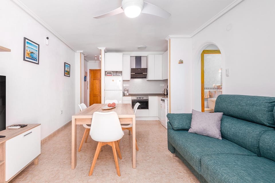 Kitchen or kitchenette, Living room