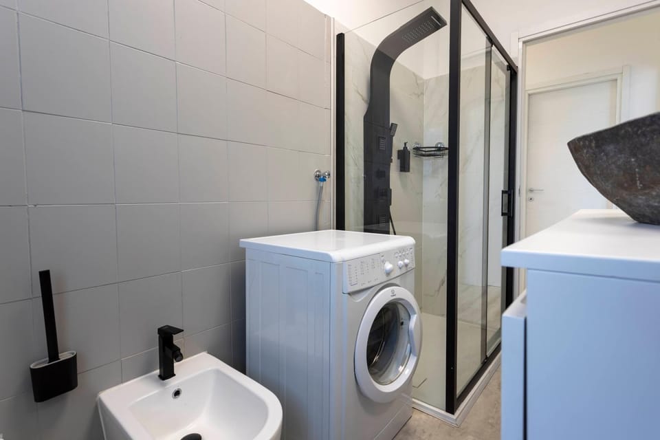 Toilet, Bathroom, washing machine