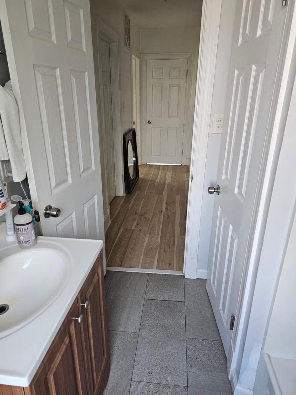 Small cozy room, shared bathroom Vacation rental in Baltimore