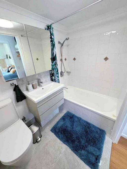 Spacious Apt with pool & parking Apartment in Brisbane City