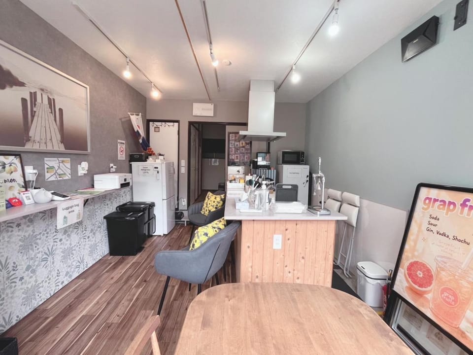Cafe Sharehouse Kokoro Nest Kyoto Bed and Breakfast in Kyoto