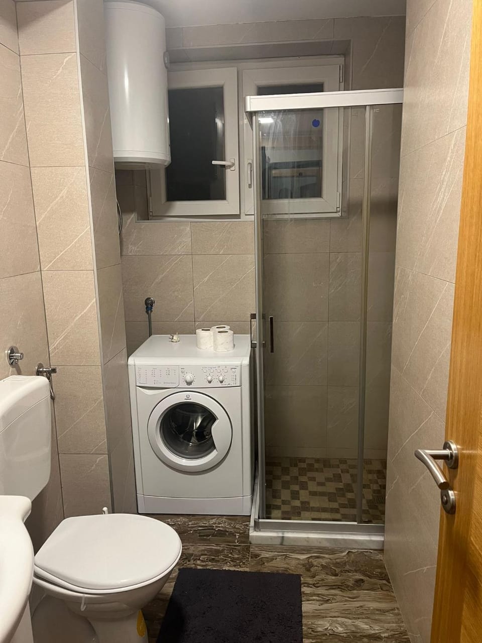 Shower, Toilet, Bathroom, washing machine