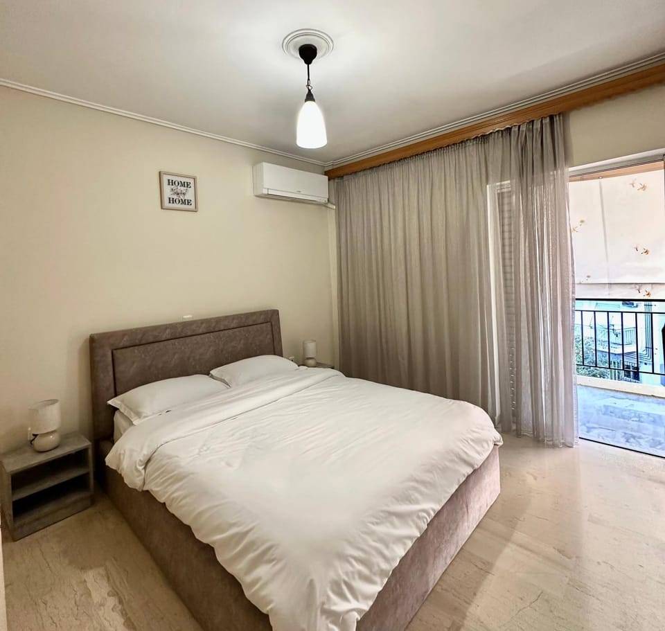 Bed, Photo of the whole room, Bedroom, air conditioner