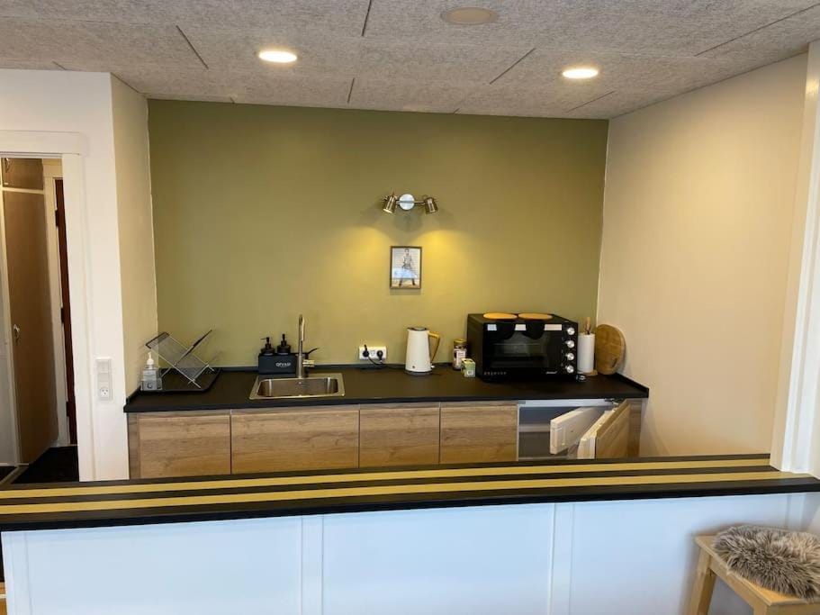 Coffee/tea facilities, Kitchen or kitchenette