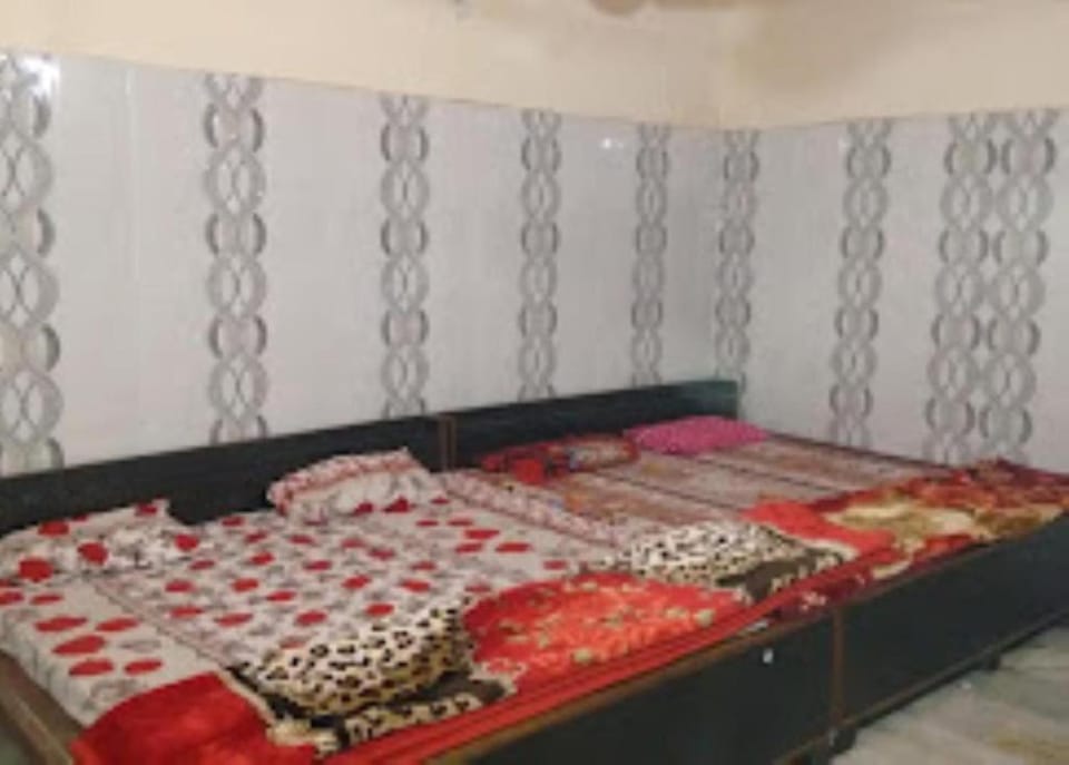 Maatu shri Comfort stay-guest house Bed and Breakfast in Uttar Pradesh