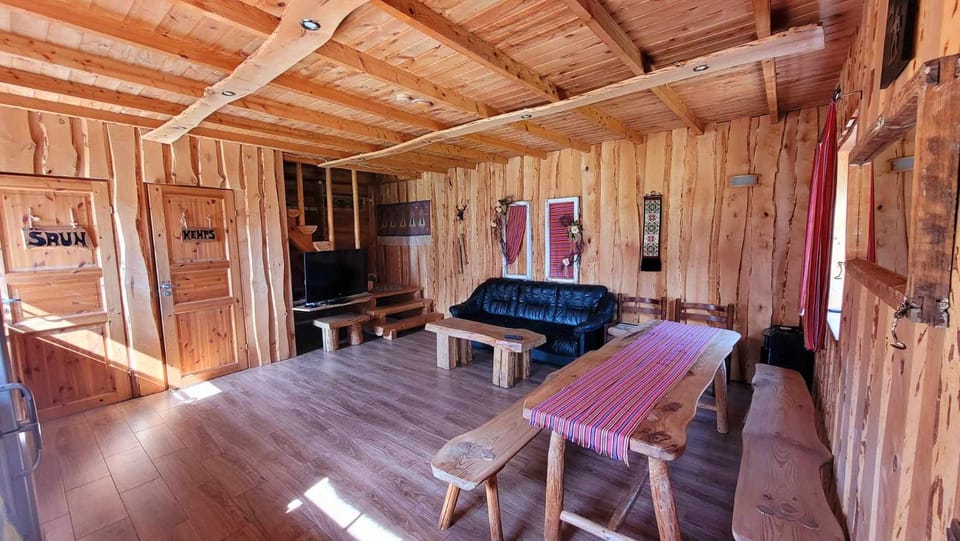 Communal lounge/ TV room