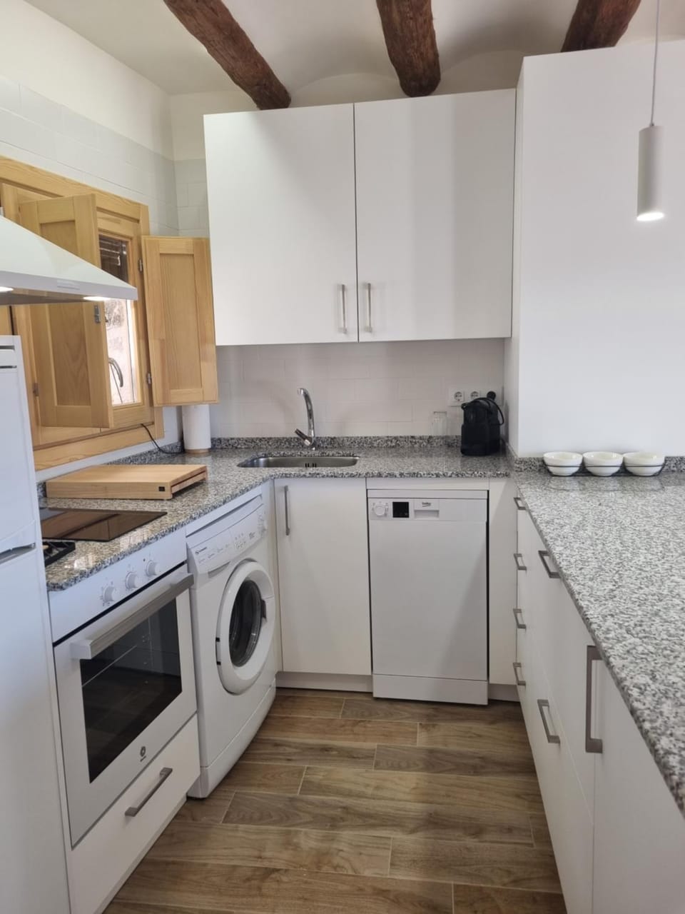 Coffee/tea facilities, Kitchen or kitchenette