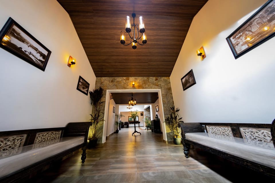 Facade/entrance, Lounge or bar, furniture