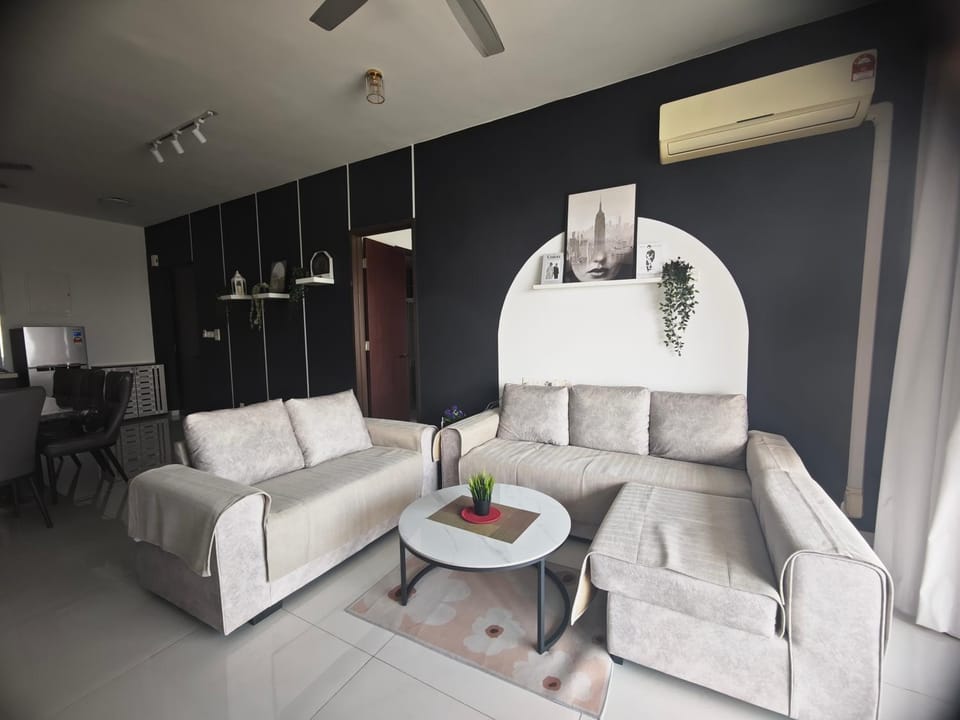 Living room, Dining area, air conditioner