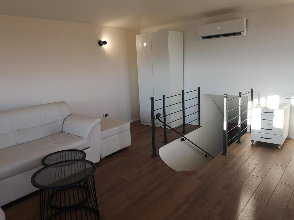 Bed, Living room, Bedroom