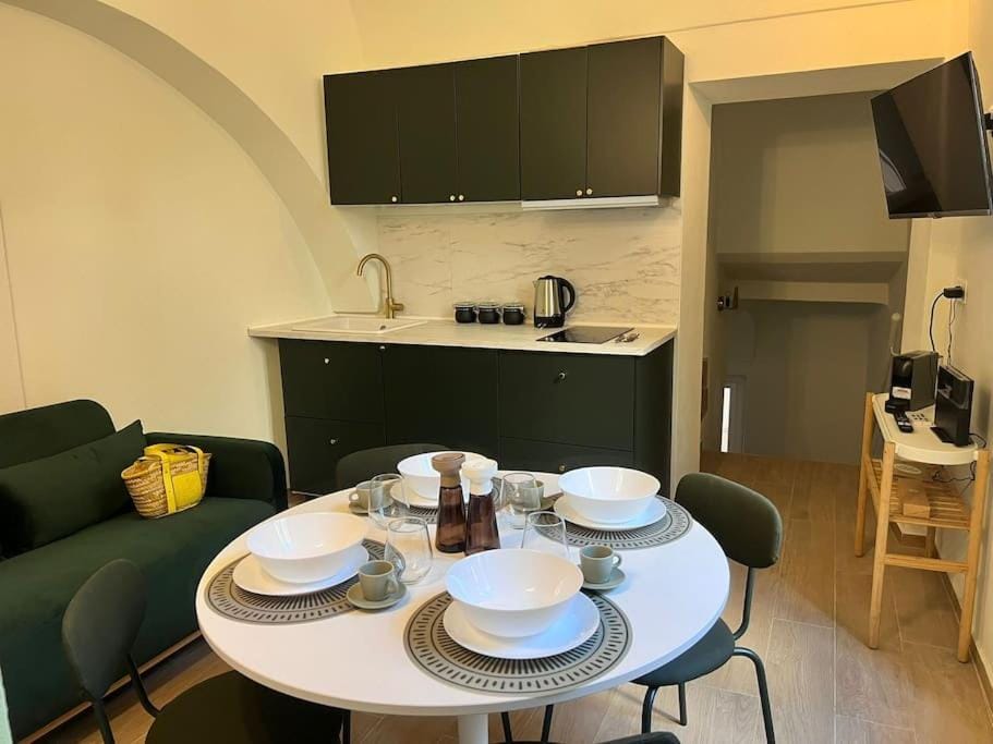 Toffee Palmari 27 - Seven Suites Sanremo Apartment in Sanremo