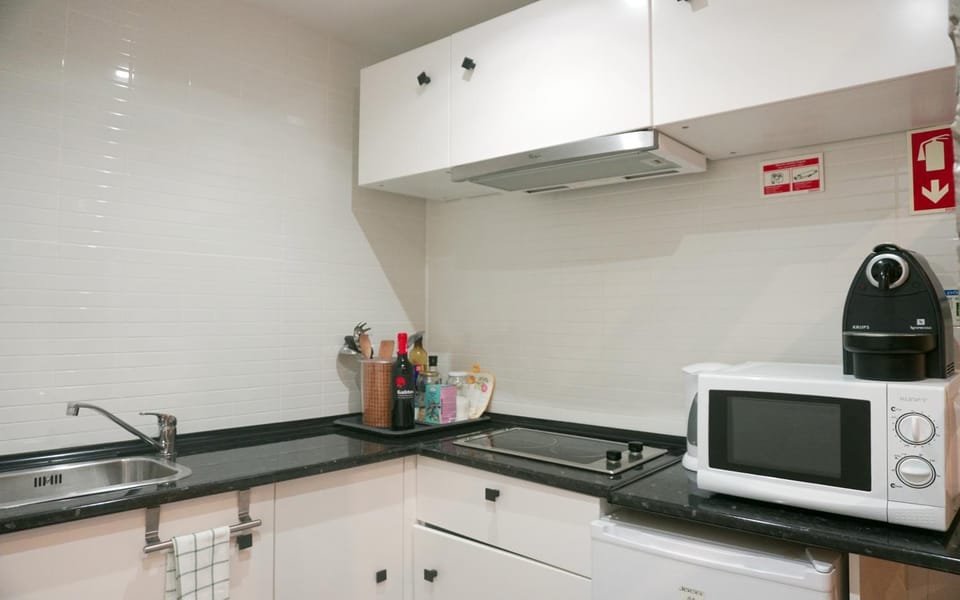 Kitchen or kitchenette