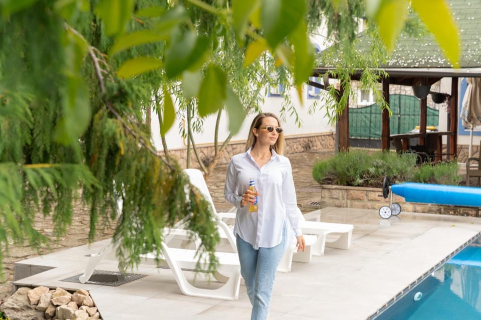Garden, Guests, Swimming pool, sunbed