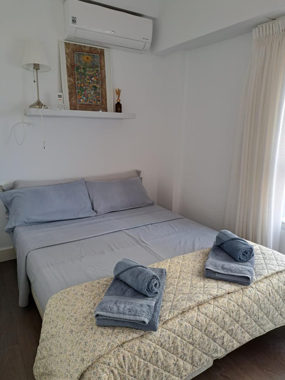 Bedroom, air conditioner