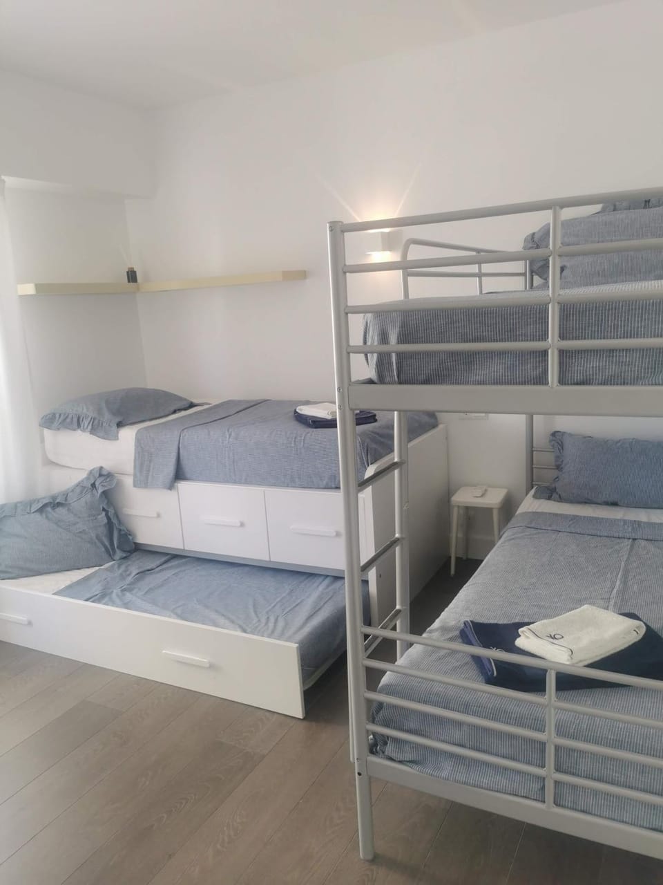 Photo of the whole room, Bedroom, bunk bed