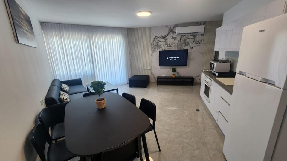 TV and multimedia, Kitchen or kitchenette, Dining area