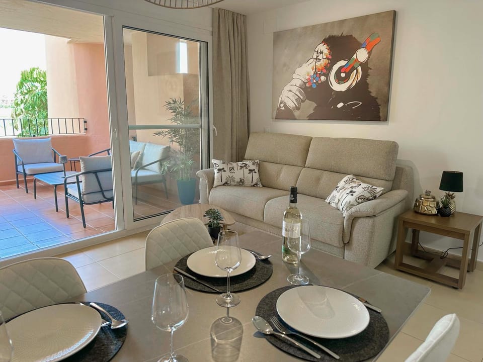 Living room, Dining area