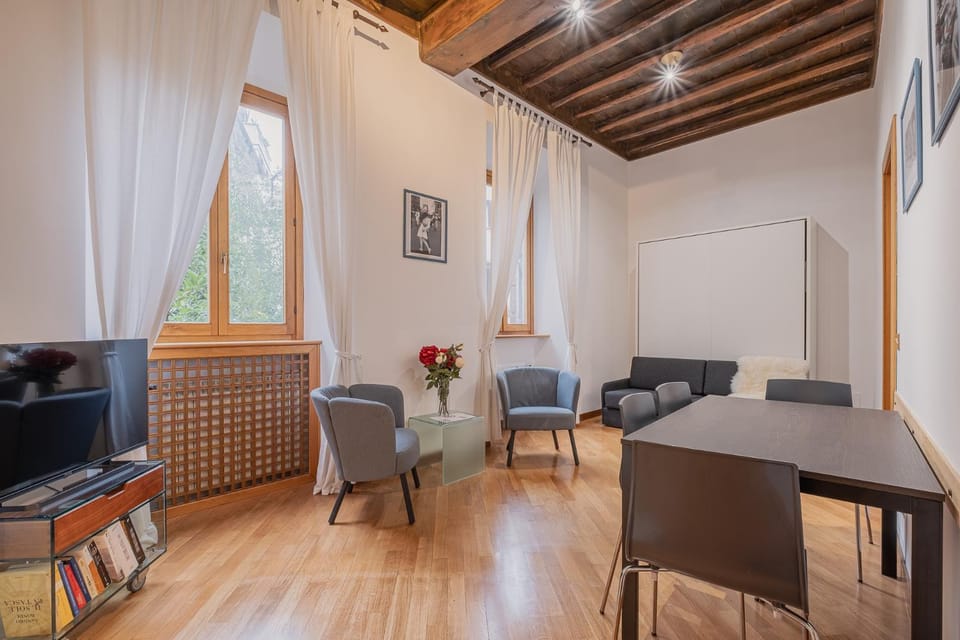 Communal lounge/ TV room