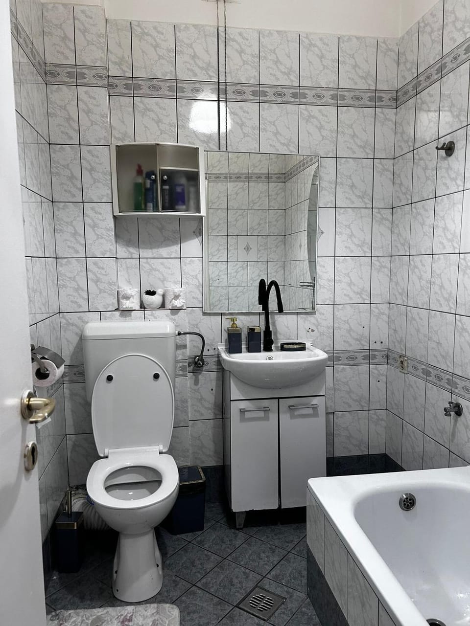 Mini scala Apartment in Bucharest