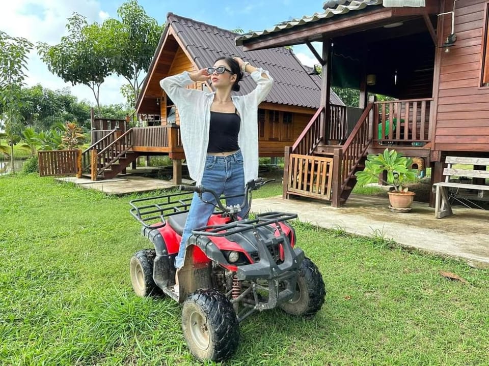 ฟาร์มสเตย์สุโขทัยบ้านไร่เบสแคมป์ Chalet in Thailand