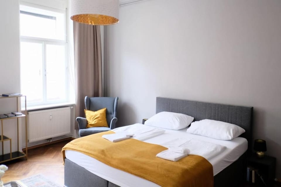 NOOR - Calm City Stay with Garden - Free Parking & Near Messe Apartment in Graz