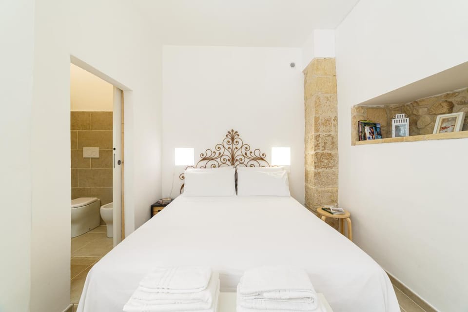 Bed, Decorative detail, Decorative detail, Bedroom