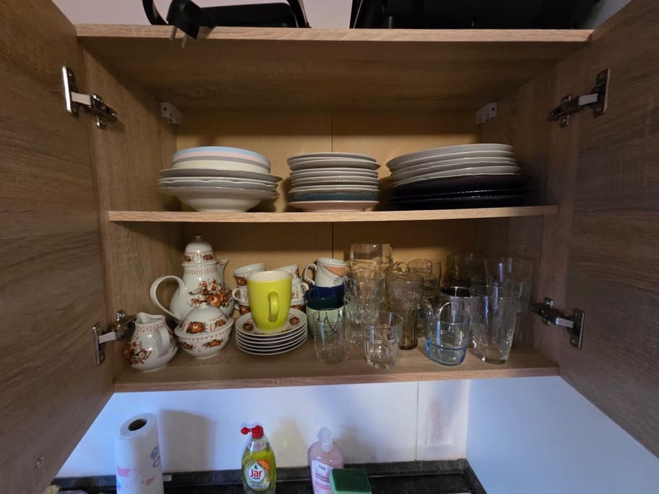 Kitchen or kitchenette, Food and drinks, Drinks