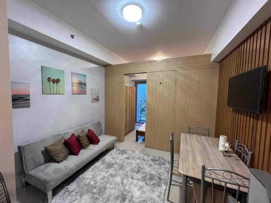 Condo unit in Quezon City Grass Residences Tower 5 32nd floor Apartment in Quezon City