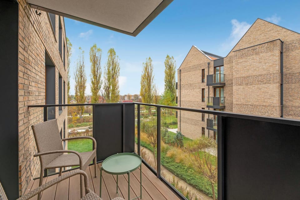 Property building, Day, Garden, View (from property/room), Balcony/Terrace, Garden view