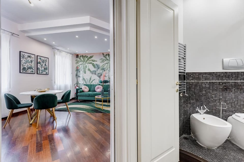Bathroom, Living room
