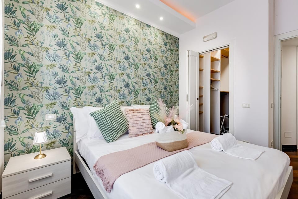 Bed, Bedroom, towels, wardrobe