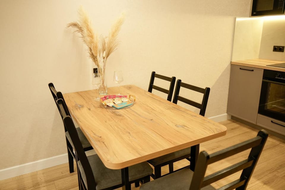 Kitchen or kitchenette, Living room, Seating area, Dining area, pet friendly