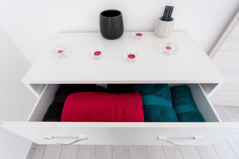 towels, wardrobe
