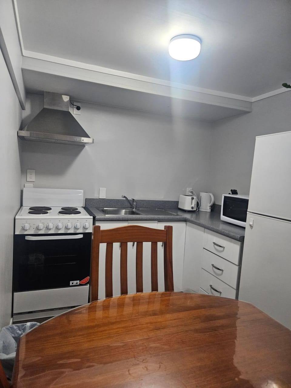 Kitchen or kitchenette, Dining area, oven, stove, toaster