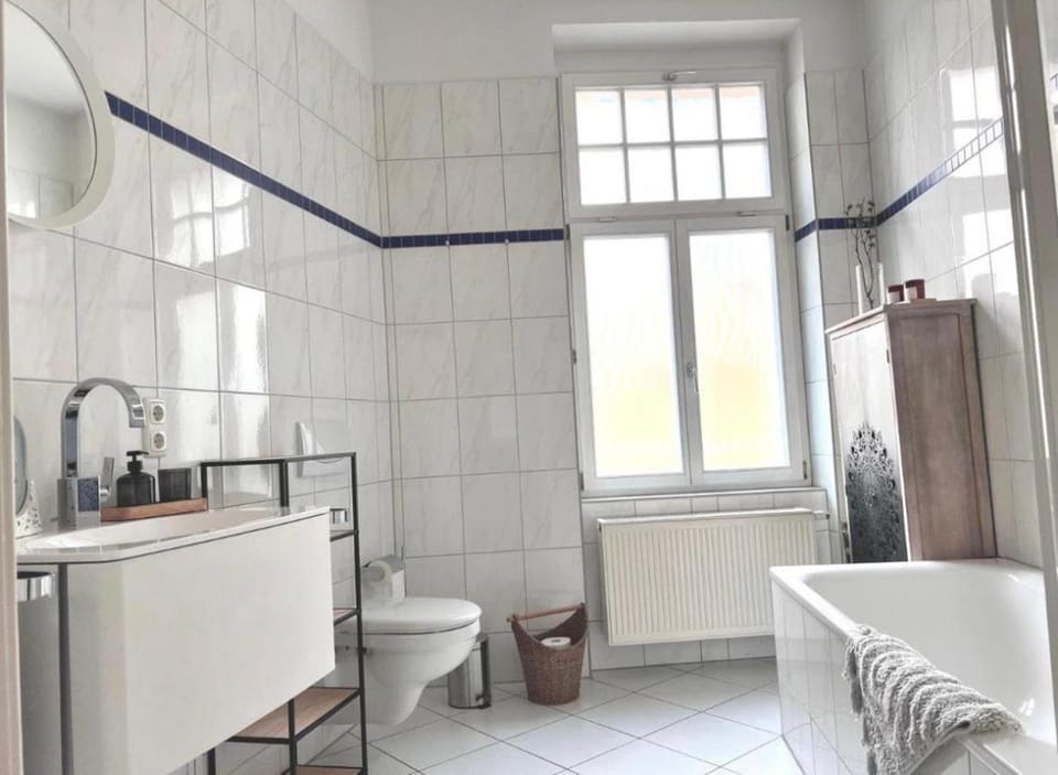 Toilet, Bathroom, Bath
