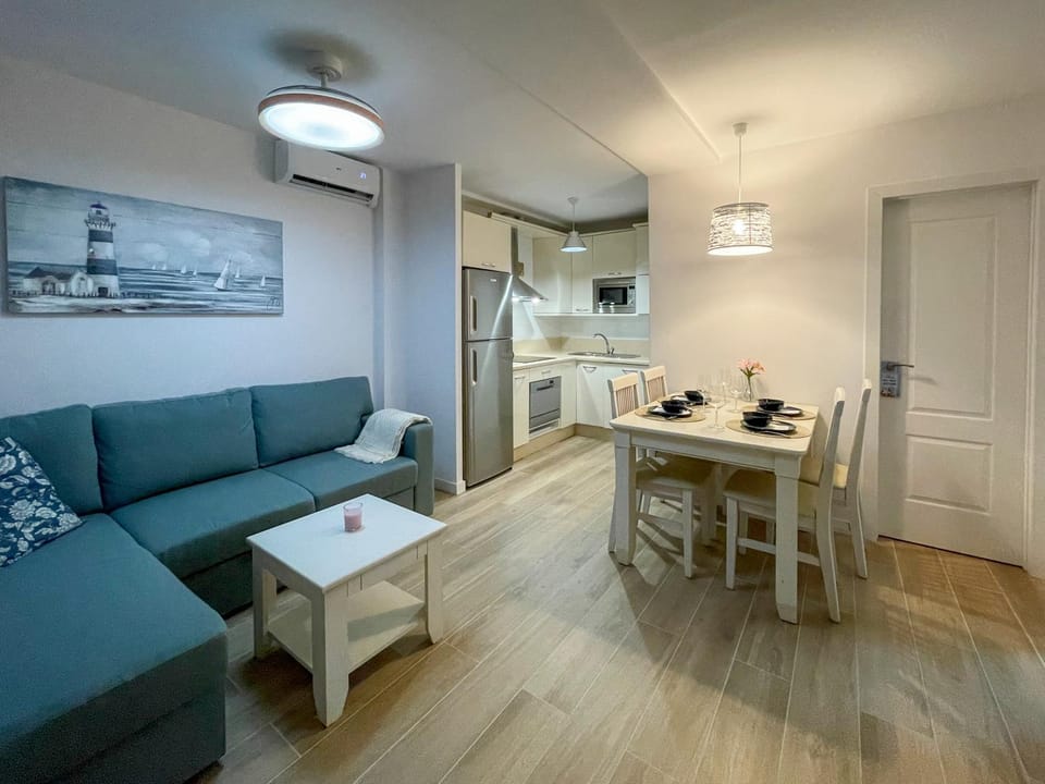 Living room, Seating area, Dining area, kitchen, air conditioner