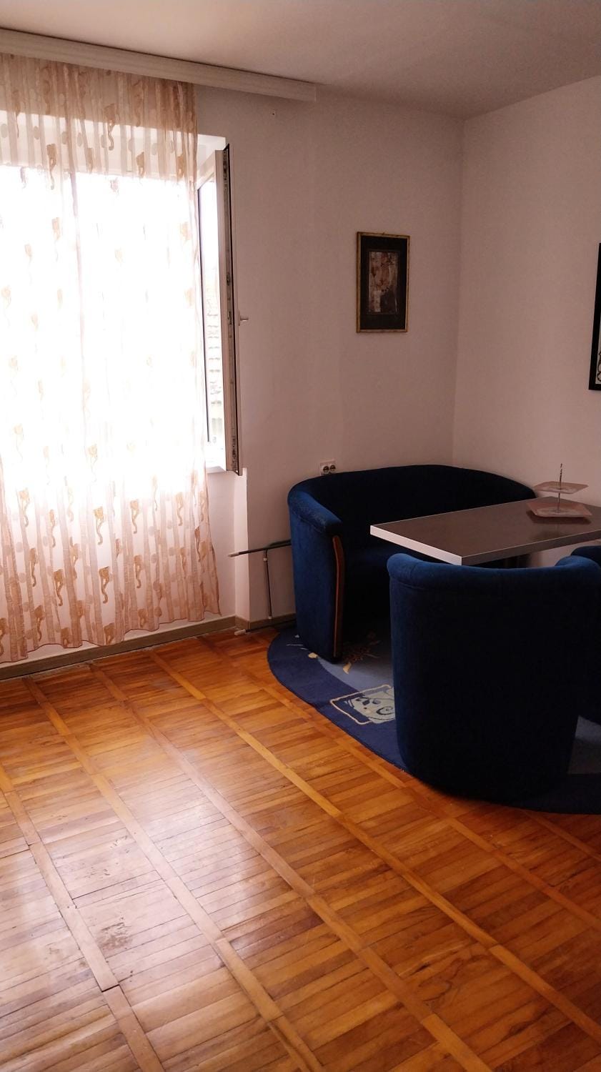 Living room, Photo of the whole room, Seating area