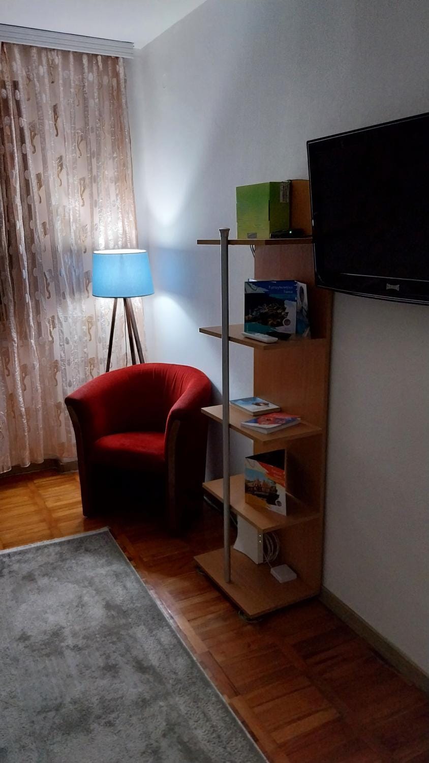 Communal lounge/ TV room, TV and multimedia, Living room, Photo of the whole room, Seating area, Evening entertainment, Bedroom