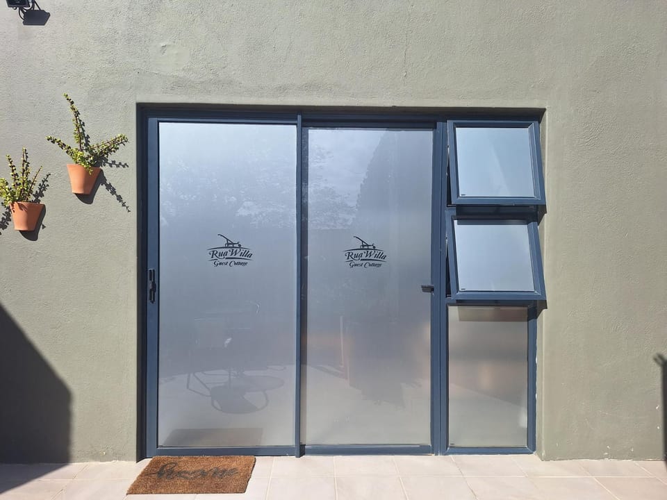 RuaWilla Guest Cottage Bed and Breakfast in Western Cape