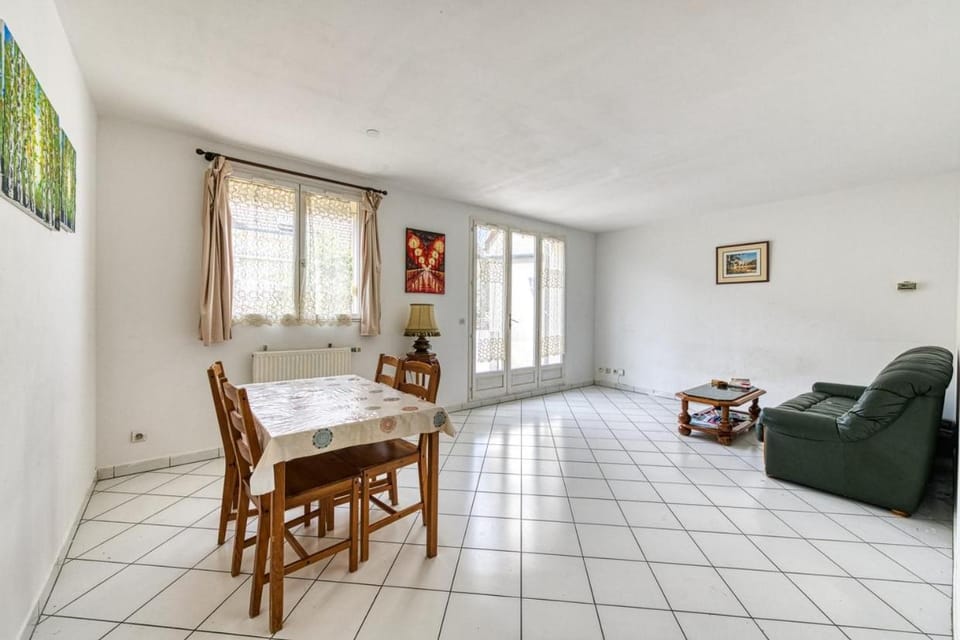 chambre non disponible Apartment in Cergy