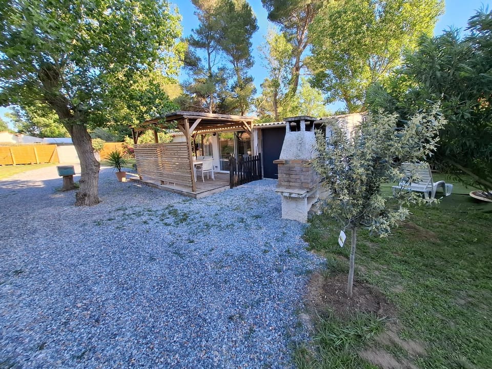 Le cabanon House in Vias