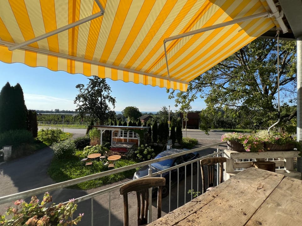 Patio, Garden, Dining area, Garden view, Parking