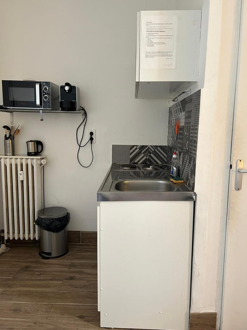 Kitchen or kitchenette