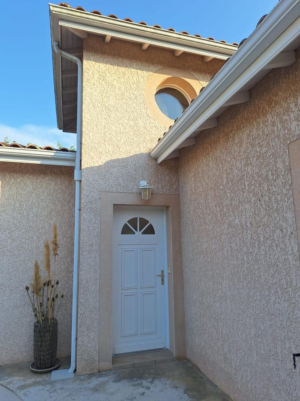 Facade/entrance